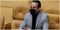 عکس| مجسمه علی کریمی تخریب شد