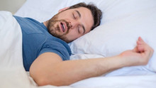 خروپف، یک صدای ساده است یا زنگ خطر بیماری؟