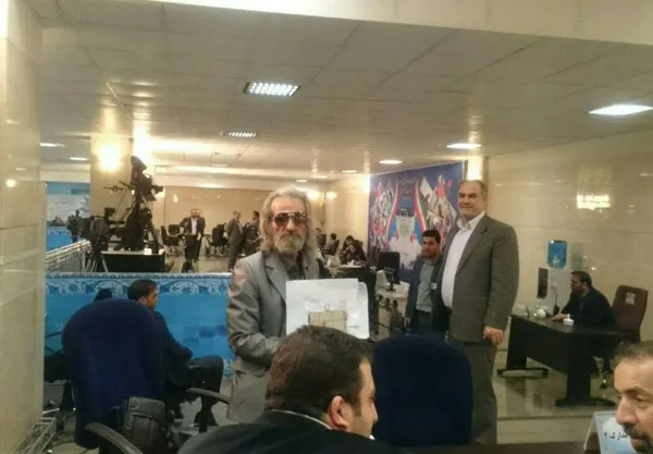ثبت نام جوادگلپايگاني بازیگرنقش"آتقی"براي انتخابات رياست جمهوري / یکی ازبرنامه هایم ازبین بردن موادمخدراست!