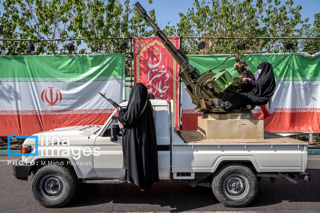 مراسم راهپیمایی دختران «جان‌فدای ایران»، ظهر جمعه (۲۸ فروردین ۱۴۰۵) از میدان امام حسین (ع) تا میدان انقلاب برگزار شد.