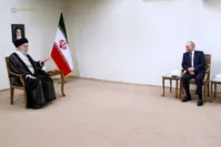 رهبر انقلاب خطاب به پوتین: در اوکراین، اگر شما ابتکار عمل را به دست نمی‌گرفتید، طرف مقابل موجب جنگ می‌شد| باید دلار را از معاملات جهانی خارج کرد