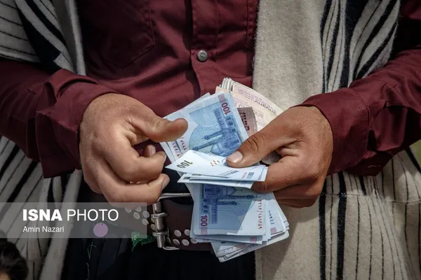 اوزی (هدیه) با یاری طایفه به&zwnj; منظور کمک به زندگی عروس و داماد در صبح روز عروسی جمع شده و به داماد داده می&zwnj;شود.