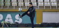 عکس| ژست جالب قلعه‌نویی در عکس یادگاری با ملی‌پوشان