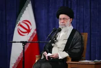 رهبر انقلاب: حکم کسانی که به خیابان‌ها آمدند متفاوت است؛ برخی از افراد عامل دشمن و برخی هیجان‌زده هستند