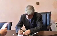 پاسخ علی مطهری به گزارش روزنامه کیهان درباره "دختر آبی"؛ چرا او خودسوزی کرد؟ اگر بیمار روانی بوده چرا همان ابتدا پرونده مختومه اعلام نشد؟