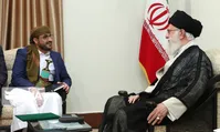 چرا عبدالسلام یمنی در دیدار با رهبر انقلاب خنجر داشت؟+تصاویر