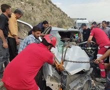 تصادف ۳ خودرو در جیرفت ۱۳ کشته و مصدوم برجا گذاشت

 
