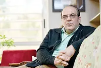 عباس عبدی: با حذف «غیرخودی‌ها» خود را از نیرو‌های توانمند محروم کرده اند