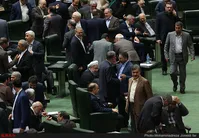 تمام حواشی جلسه مجلس؛ از توزیع شب‌نامه علیه دولت تا درگیری دو نماینده+تصاویر