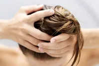 نسخه خانگی برای رفع چربی شدید پوست سر