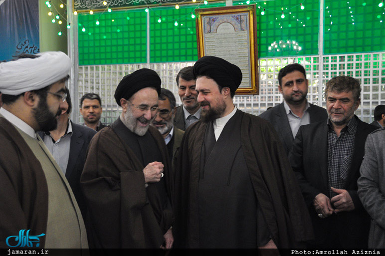 حجت الاسلام والمسلمین سید محمد خاتمی رئیس جمهوری اسبق کشورمان با حضور در مرقد مطهر بنیانگذار جمهوری اسلامی ایران، ضمن زیارت حرم امام ( س) از مراحل ساخت حرم رهبر کبیر انقلاب اسلامی بازدید کرد.