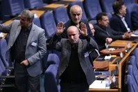 یکی از عجیب‌ترین مدیران تاریخ فوتبال ایران در انتظار تاج