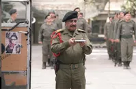 رضا عطاران و پریناز ایزدیار ۲۰۰ هزار را به سینما کشاندند