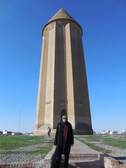 ایرانشناس