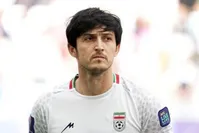 عکس‌| دورهمی سردار آزمون در کنار رفیق صمیمی تتلو