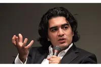 عکس| تصویر جالب نوازنده معروف با حیوان خانگی‌اش
