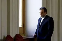 عراقچی عازم فرانسه شد/ پیام روحانی برای مکرون