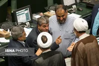 درگیری و آشتی در مجلس بخاطر توتال+تصویر