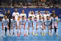 ایران، ویتنام را گلباران کرد