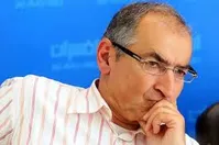 تحلیل زیباکلام از پشت‌پرده حقوق‌های جنجالی و چندپرسش از مدعیان