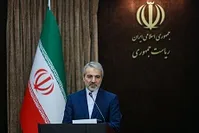 دولت عامل بی ثباتی نیست/برخی تمام همت‌شان این بود که پایان ۴ سال اول دولت را بی‌کفایت نشان دهند/ نظرات حضرت امام و رهبری در مورد حضور نظامیان در سیاست مشخص است