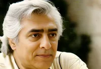 عکس/ تختی، فردین و اعضای تیم ملی کشتی در میان دریای خزر؛ سال ۳۳