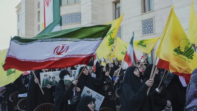 تفاهم ایران و آمریکا | قالیباف: باید سنگر را از بچه‌های لانچر تحویل بگیریم | ونس: ترامپ هرگز نگفت هدف اقدامات او به قدرت رساندن رضا پهلوی در ایران است | شکست سنای آمریکا در پیشبرد نهمین قطعنامه محدودیت اختیارات جنگی ترامپ