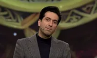 قابی از آقای خواننده در تلویزیون که متعجبتان می‌کند