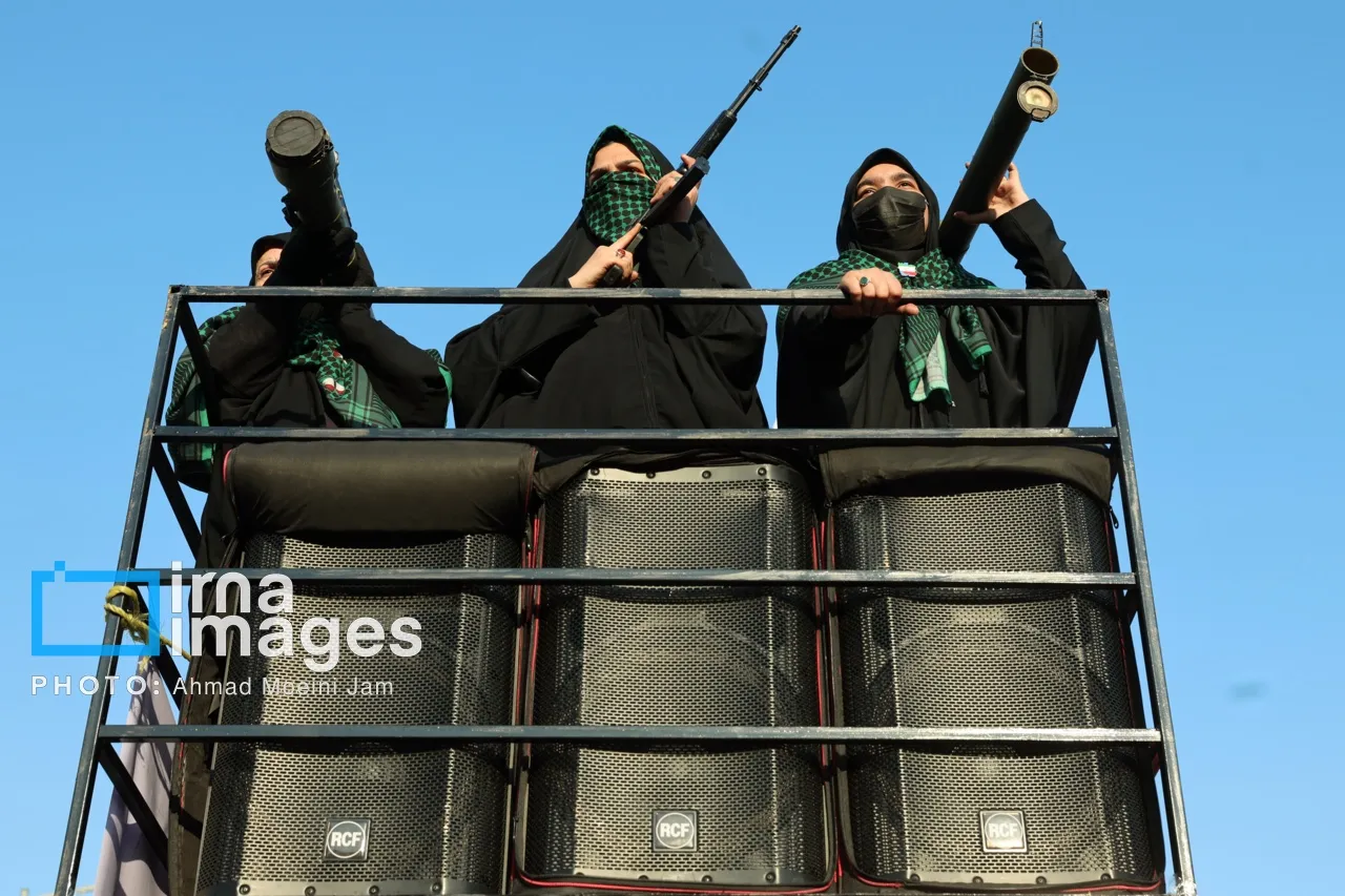 مراسم راهپیمایی دختران «جان‌فدای ایران»، ظهر جمعه (۲۸ فروردین ۱۴۰۵) از میدان امام حسین (ع) تا میدان انقلاب برگزار شد.