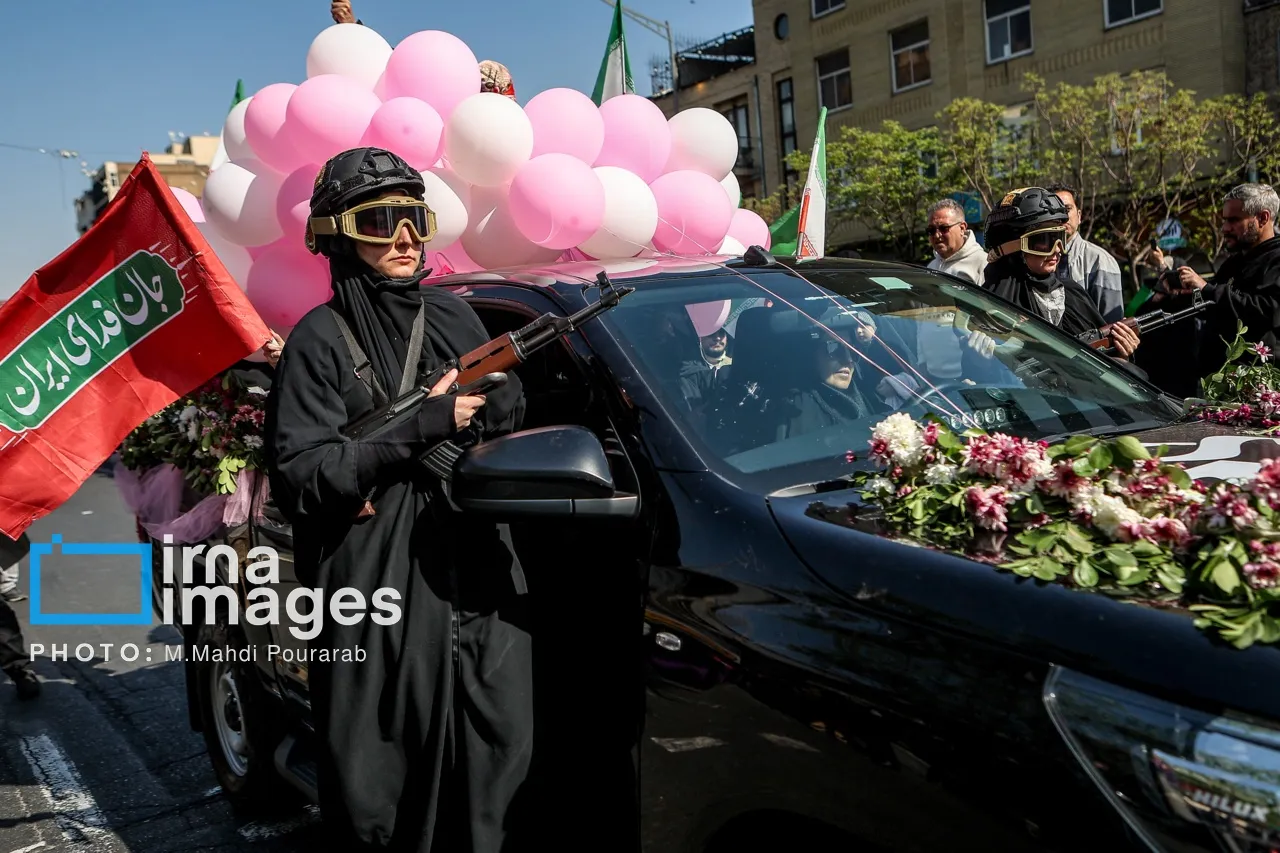 مراسم راهپیمایی دختران «جان‌فدای ایران»، ظهر جمعه (۲۸ فروردین ۱۴۰۵) از میدان امام حسین (ع) تا میدان انقلاب برگزار شد.