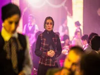 اکران یک فیلم سینمایی در انتظار نظر یک روحانی