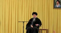 رهبر انقلاب: دشمنان تلاش می‌کنند اقتصاد ایران را به زانو در بیاورند | جبهه مقاومت باید تقویت شود