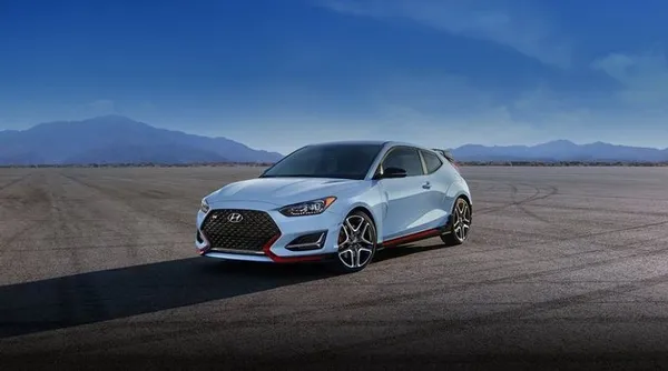 خودروی هیوندای Veloster N 2021 با موتور ۳۰۰ اسب بخاری صفر تا ۶۰ مایل را در ۵.۵ ثانیه طی می&zwnj;کند.