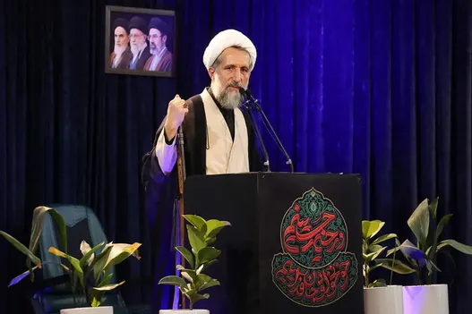 امام جمعه قزوین: بازماندن اینترنت در شرایط فعلی به‌صلاح کشور نیست!