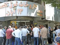 صف‌های طولانی در داروخانه‌ها/ داروی ۸۰۰ هزار تومانی بالای ۱۵ میلیون تومان ‌فروخته می‌شود