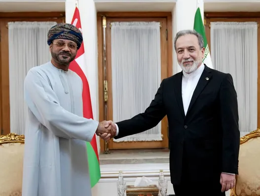 بیانیه مشترک ایران و عمان: توافق تهران و مسقط برای ایجاد کریدور موقت دریانوردی و پاکسازی مین‌های تنگه هرمز