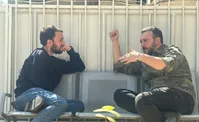 عکس| «طلوعی» و «پسر مالک» در پشت صحنه «زخم کاری»