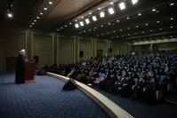 روحانی در جمع فعالان‌ زنان:برخلاف تفکر برخی‌تنگ‌نظران،زن مشکل‌جامعه نیست+تصاویر