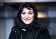 عکس| باران کوثری بدون حجاب بر سر مزار حسام محمودی