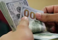 حجاج ۵۰۰ دلار ارز می‌گیرند