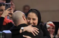 فیلم| واکنش هیجانی مارال بنی‌آدم و همسرش در لحظه اعلام سیمرغ