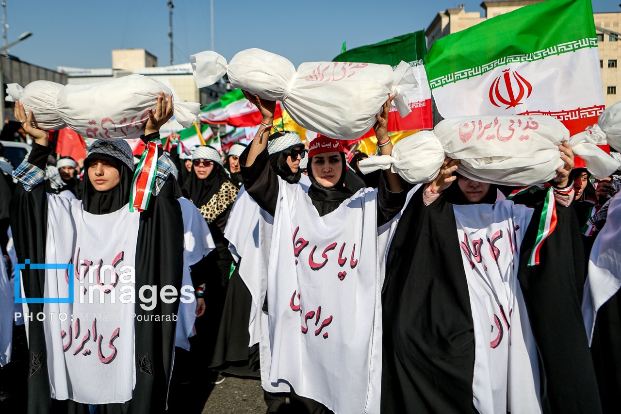 مراسم راهپیمایی دختران «جان‌فدای ایران»، ظهر جمعه (۲۸ فروردین ۱۴۰۵) از میدان امام حسین (ع) تا میدان انقلاب برگزار شد.