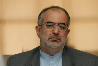 پاسخ حسام الدین آشنا به هشدار جلیلی علیه دولت پزشکیان