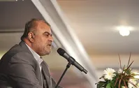رستم قاسمی: به نفع کسی کنار نمی‌روم/اطلاعی از تصمیم انتخاباتی احمدی نژاد ندارم /دیوارکشی نمی کنم