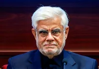 عارف: دولت ناگزیر به مداخله در بازار است