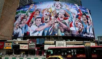 هزینه هنگفت هر بار تعویض دیوارنگاره ولیعصر