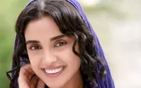 عکس | الهه حصاری و هوتن شکیبا در پشت صحنه هفتاد سی