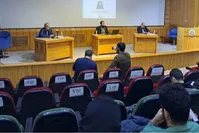 پزشکیان: می‌گویند اعتراض نکنید/خضریان: برای تغییر یک نظام ۲۵۰۰ ساله زمان لازم است!