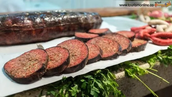 گوشت شتر یکی دیگر از غذاهای خیابانی محبوب در مراکش است.
