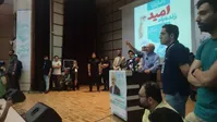افشاگری ظریف: به در خانه مردم بسته ارزاق و کارت ۳۰۰ هزار تومانی می‌فرستند؛ این مردم عزیزند، شرم کنید!
